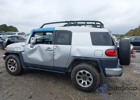 2007 Toyota Fj Cruiser z USA, uszkodzony, nr VIN JTEZU11F470008354